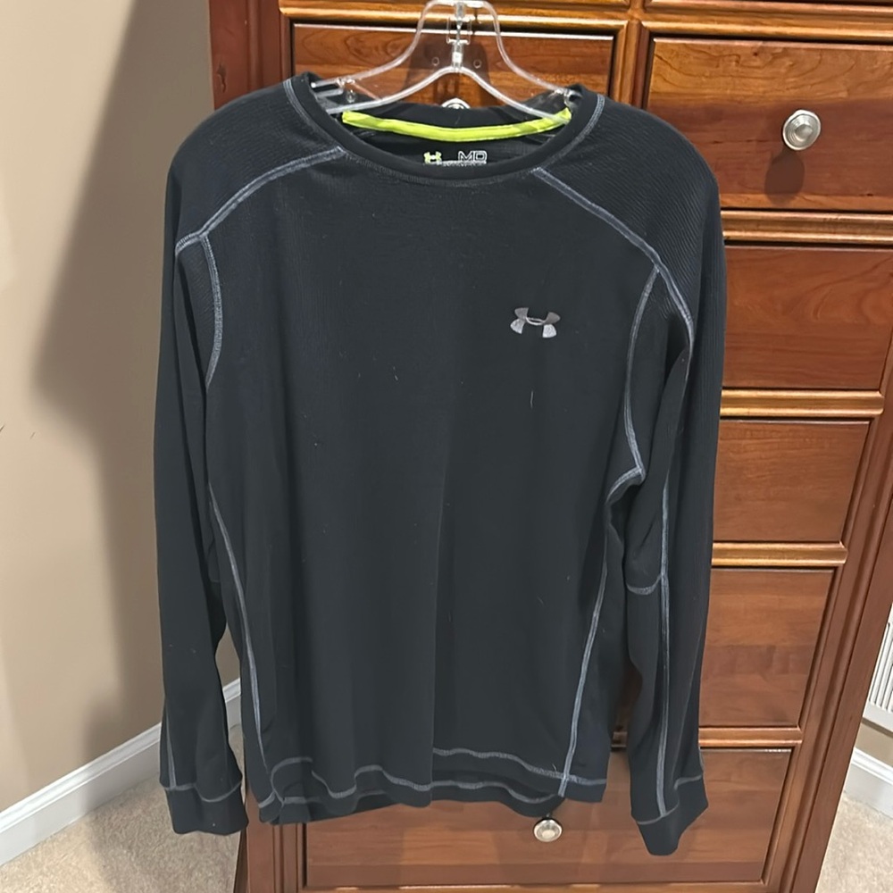 UnderArmour men’s loose fit shirt, All Season Gear Catalyst shirt,medium, black
